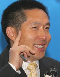 中央電視臺廣告經(jīng)濟信息中心主任、經(jīng)濟頻道總監(jiān)郭振璽