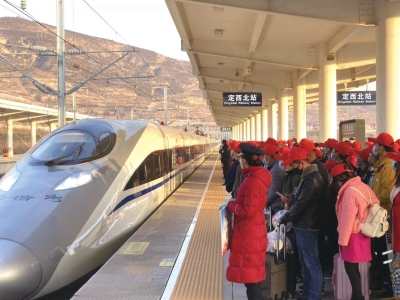 甘肅省開出第五趟點(diǎn)對點(diǎn)務(wù)工專列