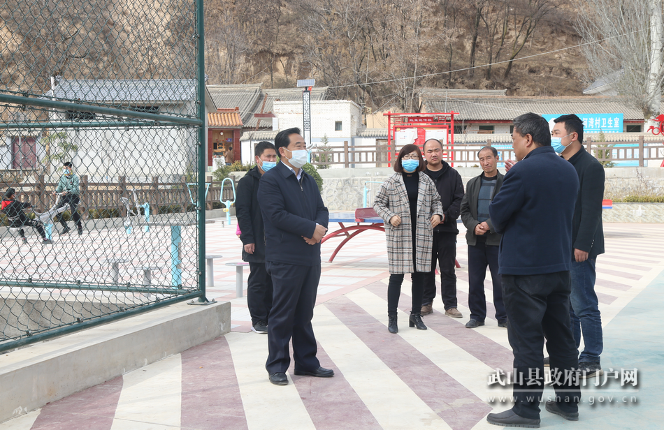 索鴻賓調(diào)研指導(dǎo)脫貧攻堅(jiān)、鄉(xiāng)村振興等工作