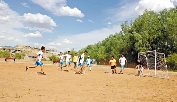 黃河風(fēng)情線新添免費(fèi)體育場(chǎng)地 沙灘足球場(chǎng)乒乓球場(chǎng)已全部啟用