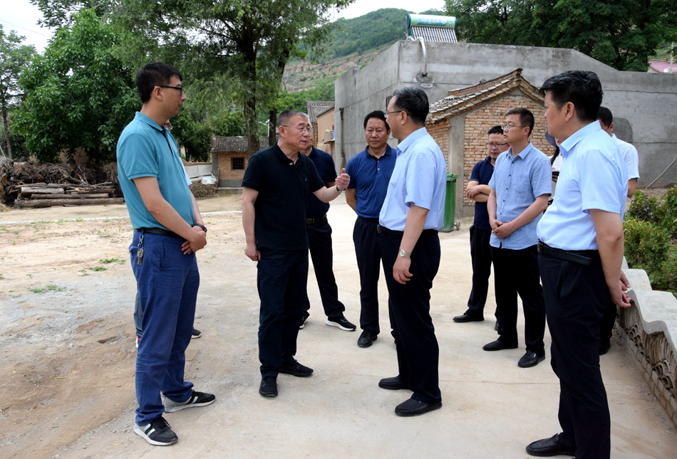 王銳深入麥積區(qū)、甘谷縣掛牌督戰(zhàn)村調(diào)研指導脫貧攻堅工作