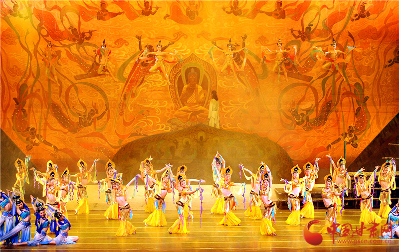 8月8日晚，《絲路花雨》《大夢敦煌》首次同臺亮相蘭州