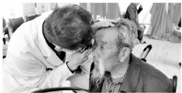 致敬時代楷?！瓣P愛八步沙林場大漠治沙人眼健康公益行動”啟動