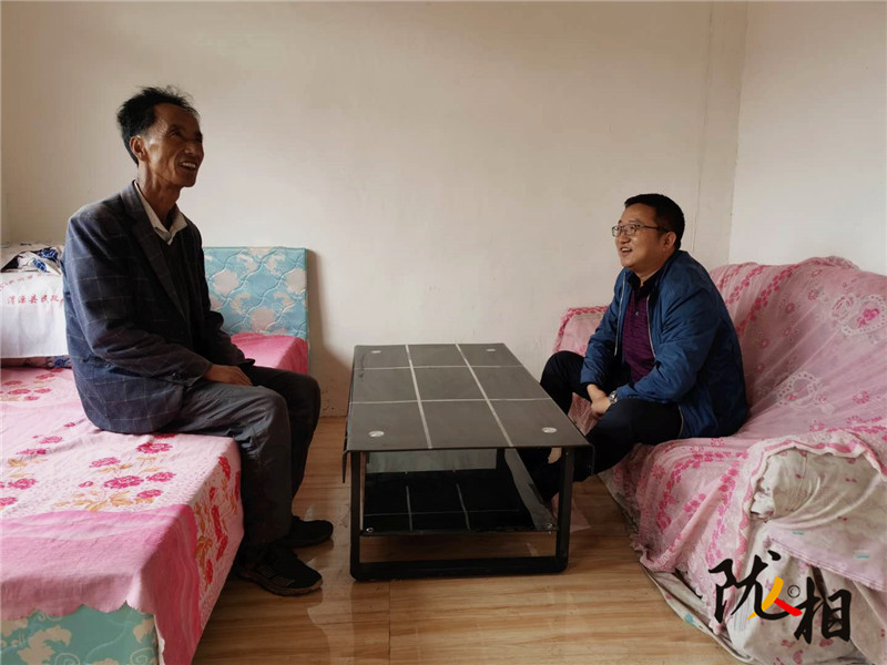 【隴人相】以扶貧為己任 把村民當(dāng)親人——記元古堆村黨支部第一書記、駐村幫扶工作隊(duì)隊(duì)長陳元兵