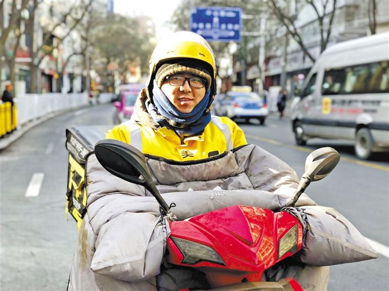 外賣小哥王全軍：好好干，在蘭州買套房