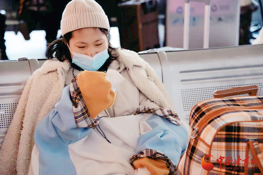 春運(yùn)故事：歸途的車站，有溫情、愛情，還有堅(jiān)守