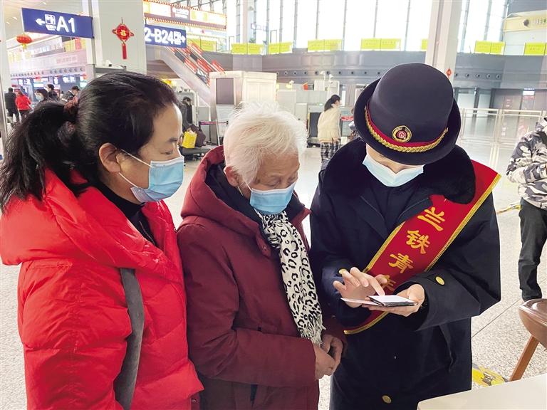 【新春走基層】春運(yùn)今日拉開(kāi)大幕 蘭州局集團(tuán)加開(kāi)臨時(shí)旅客列車16對(duì)