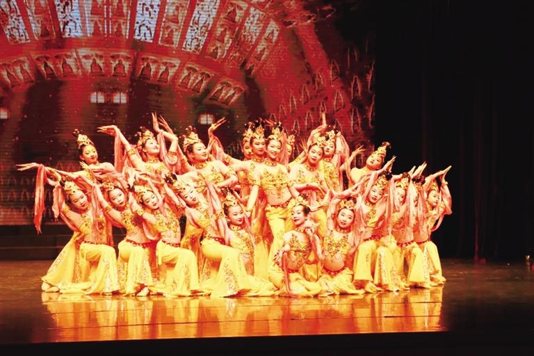 專家為歌舞劇院“舞臺(tái)”打分