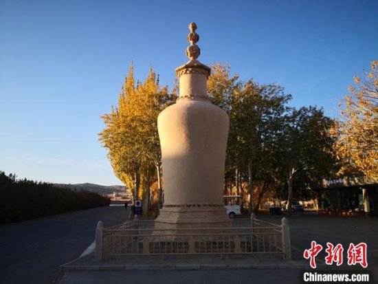 圖為2020年11月，沐浴在晨光中的莫高窟道士塔。(資料圖) 馮志軍 攝