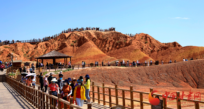 端午假期張掖共接待游客87.05萬(wàn)人次，實(shí)現(xiàn)旅游收入4.64億元