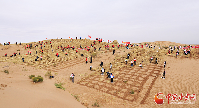 甘肅省委宣傳部、省文明辦、省志愿服務(wù)聯(lián)合會(huì)在古浪縣舉行壓沙主題文明實(shí)踐志愿服務(wù)活動(dòng)