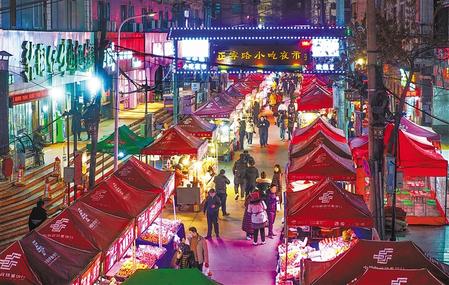 蘭州市城關(guān)區(qū)正寧路小吃夜市、南關(guān)民族風(fēng)味一條街恢復(fù)營(yíng)業(yè)