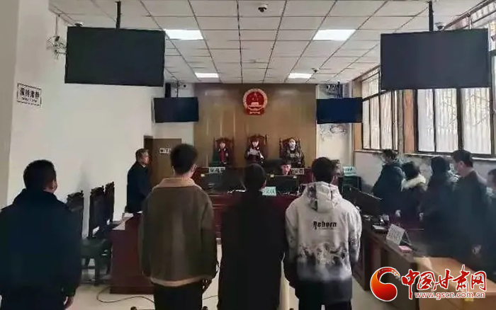 依法帶娃！甘肅省平?jīng)鍪邪l(fā)出首份《家庭教育令》