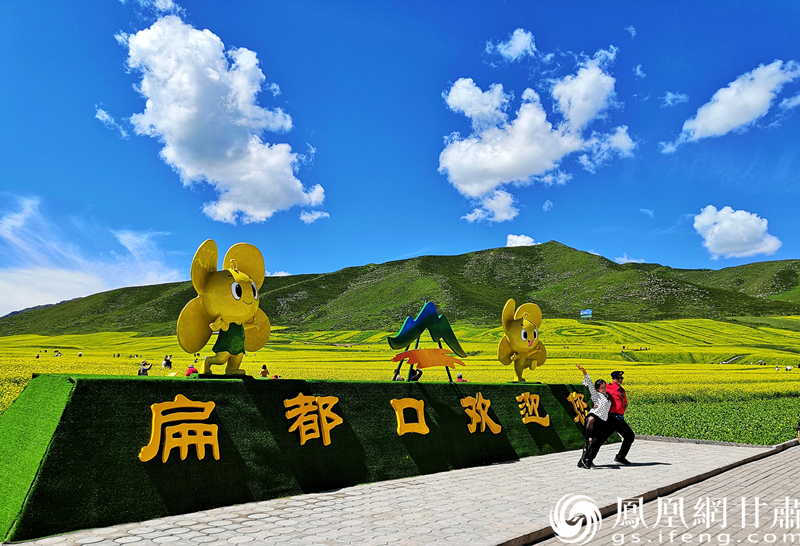 河西走廊張掖扁都口，古絲綢之路要道。王振武 攝