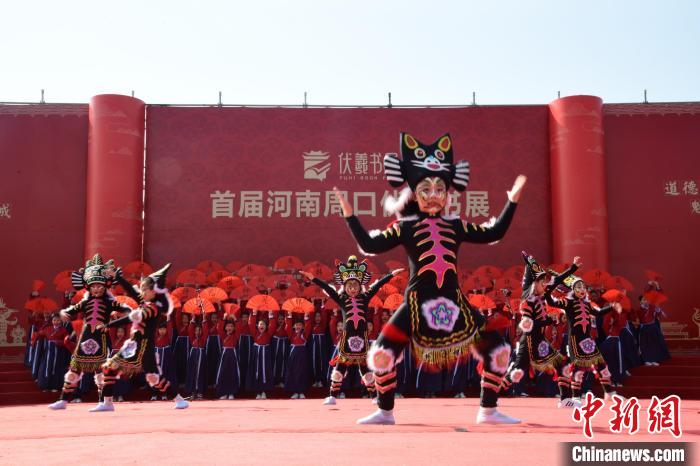 圖為首屆周口伏羲書展開幕式表演?！×赫赵?攝