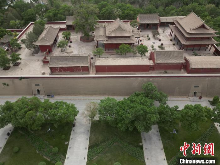 5月16日，航拍下的雷臺(tái)漢墓墓室入口。戴文昌　攝